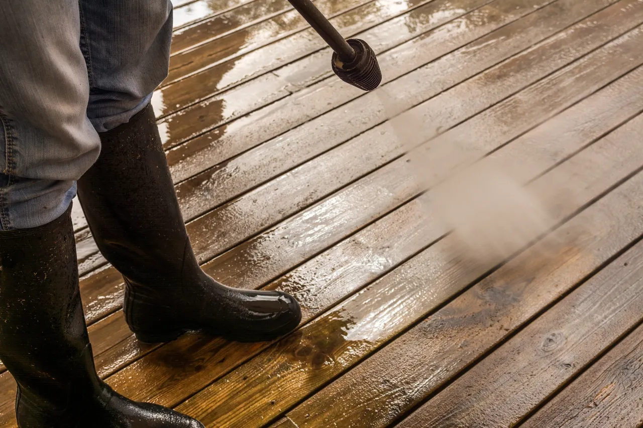 deck cleaning
